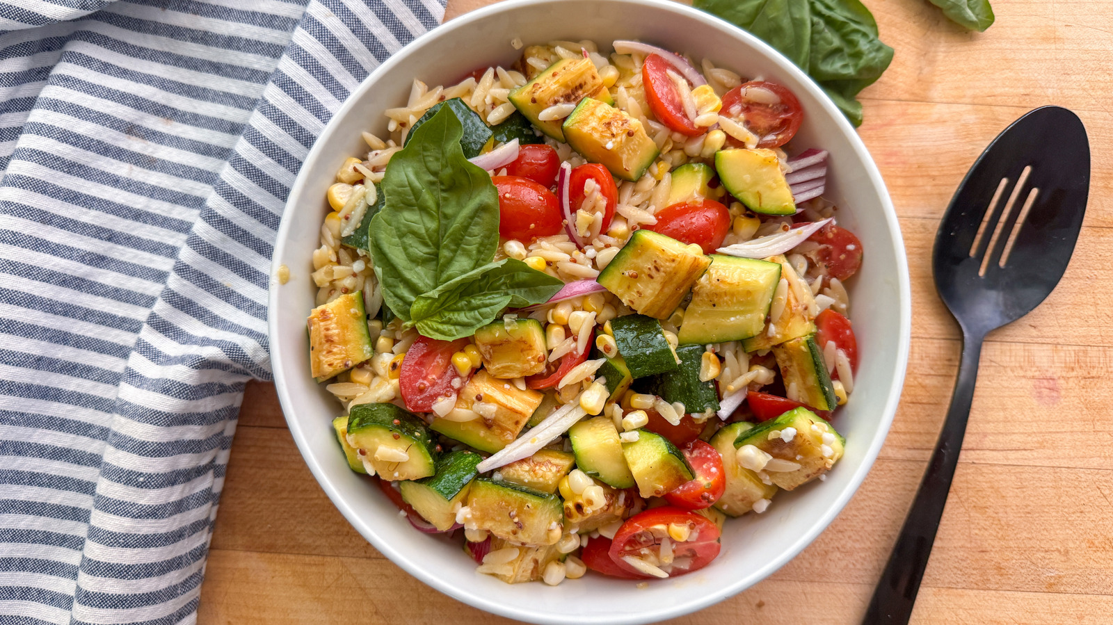 Sommer-Orzo Pastasalat Opskrift