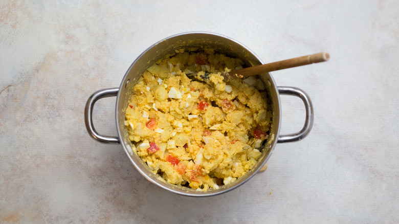 potato salad in medium pot
