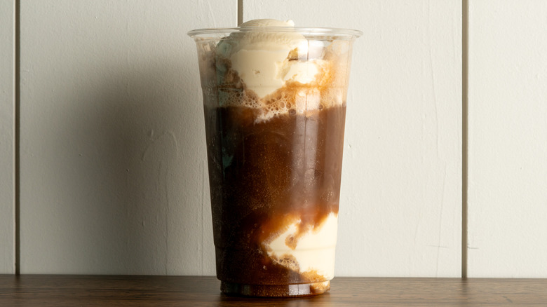 Root beer float in a glass