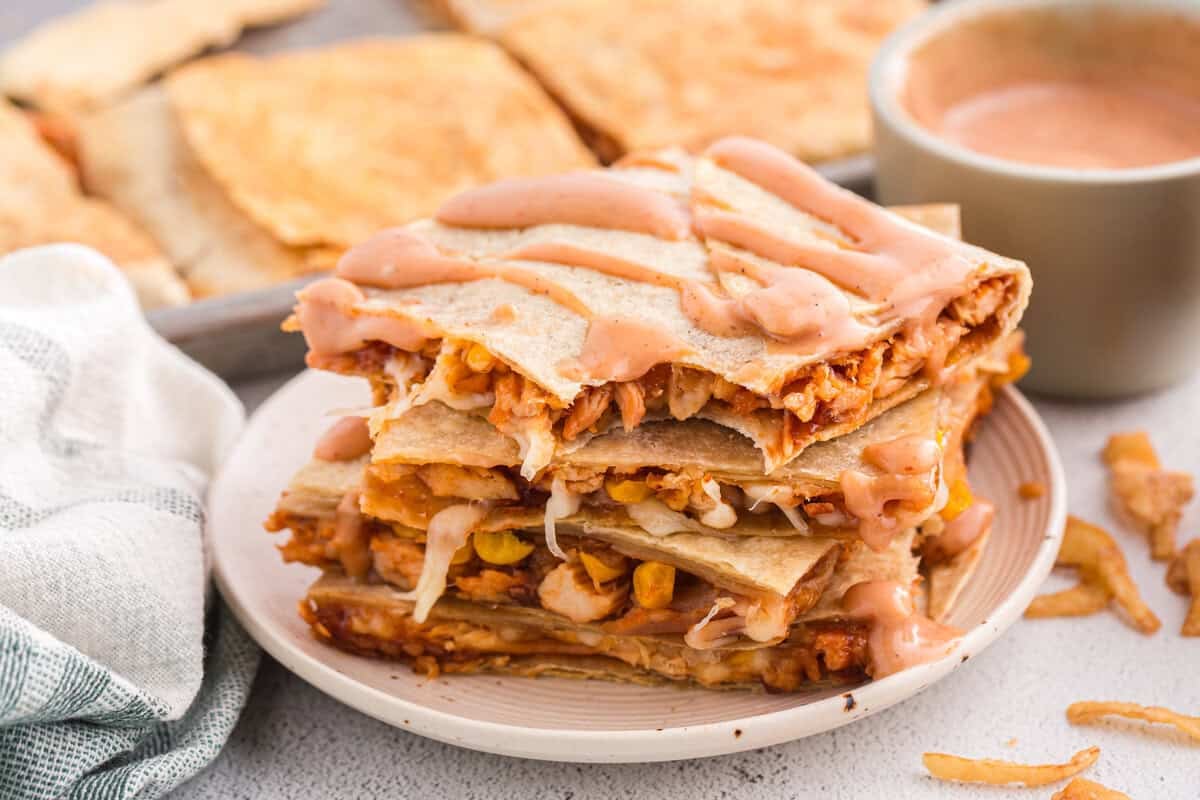 BBQ Kylling Crunchwrap på bageplade
