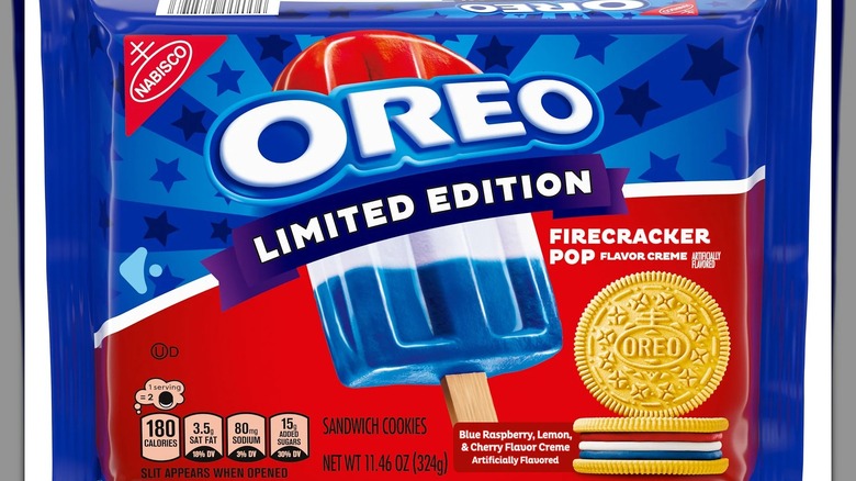 Box of Oreo firecracker pop sandwich cookies, with a popsicle and cookie on the front