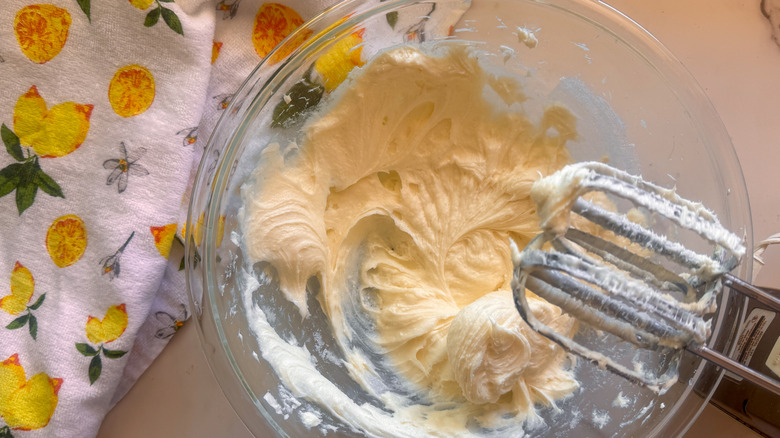 beaters beating mixture