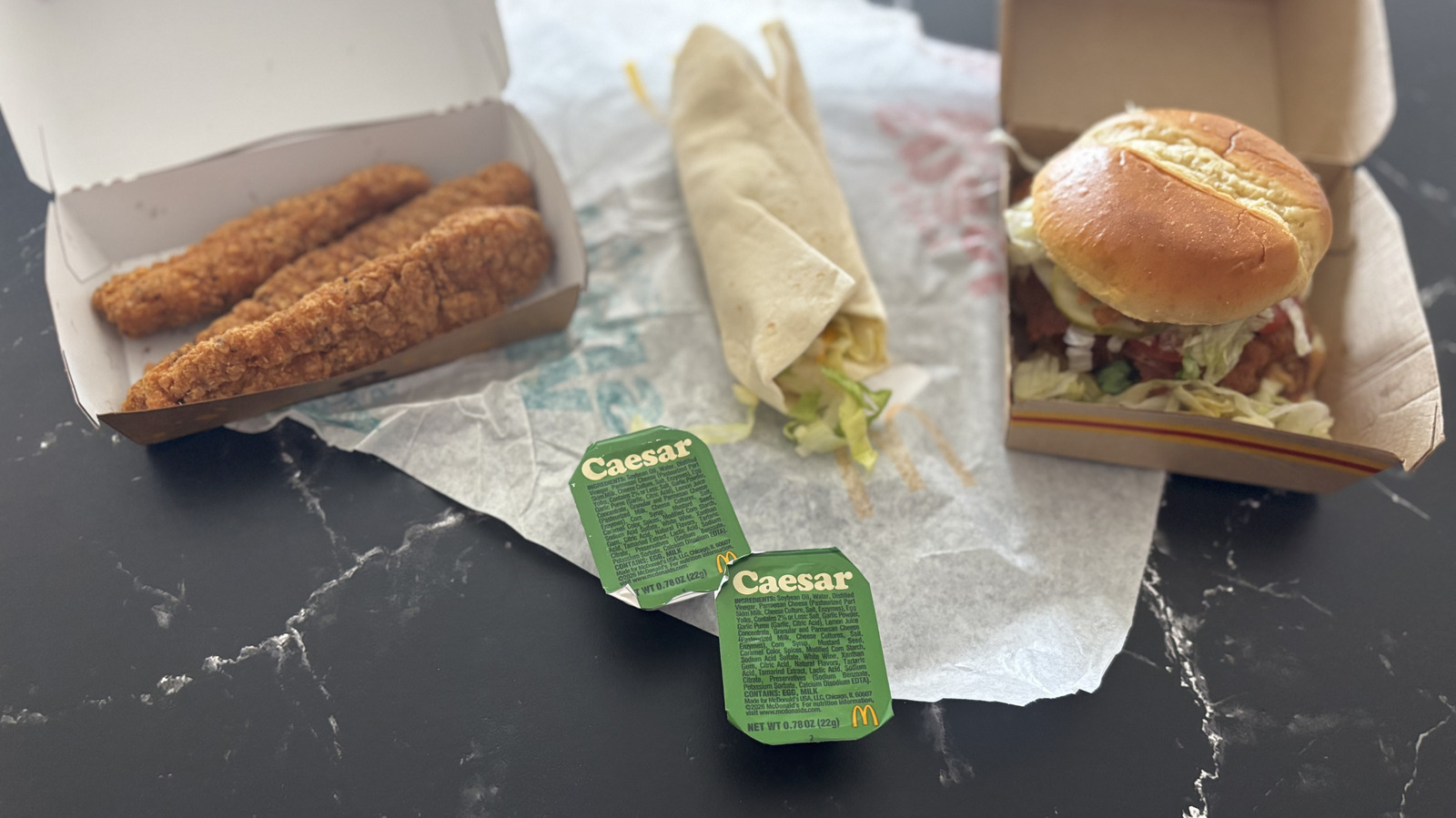 Anmeldelse: McDonald’s Caesarsauce er den syrlige tilføjelse til menuen, som vi ikke vidste, at vi havde brug for.
