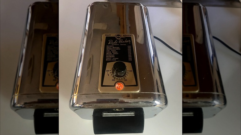 Top and front view of a Redi-Baker vintage portable oven