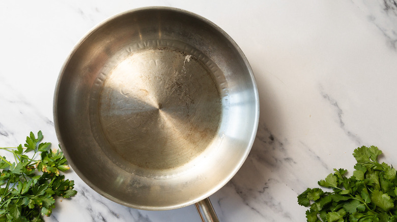 Hot pan with oil