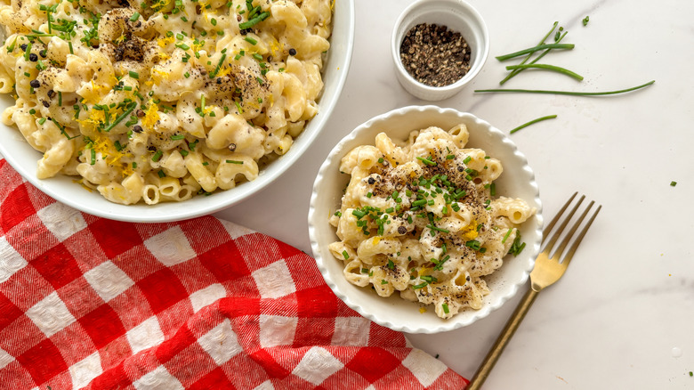 bowls of cacio e pepe mac and cheese
