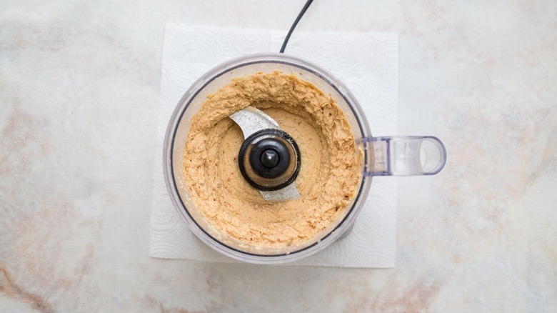 Hummus in food processor