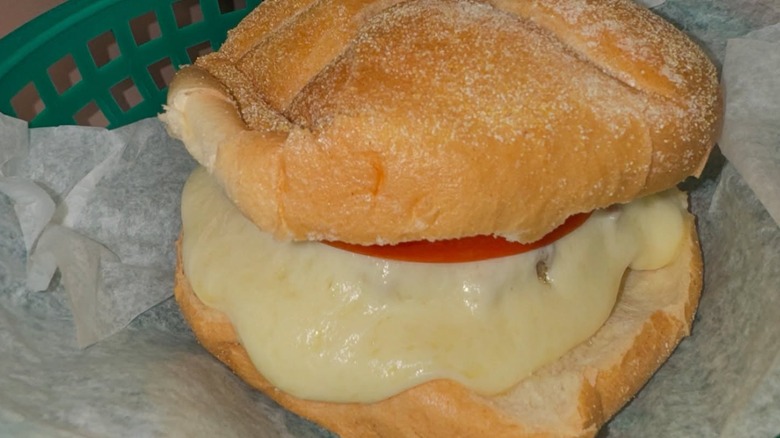 Steamed cheeseburger with bun