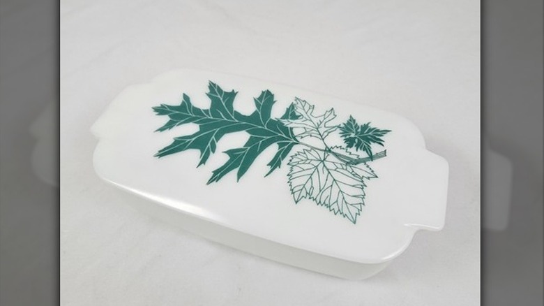 Pyrex Green Oak Leaf Loaf Pan