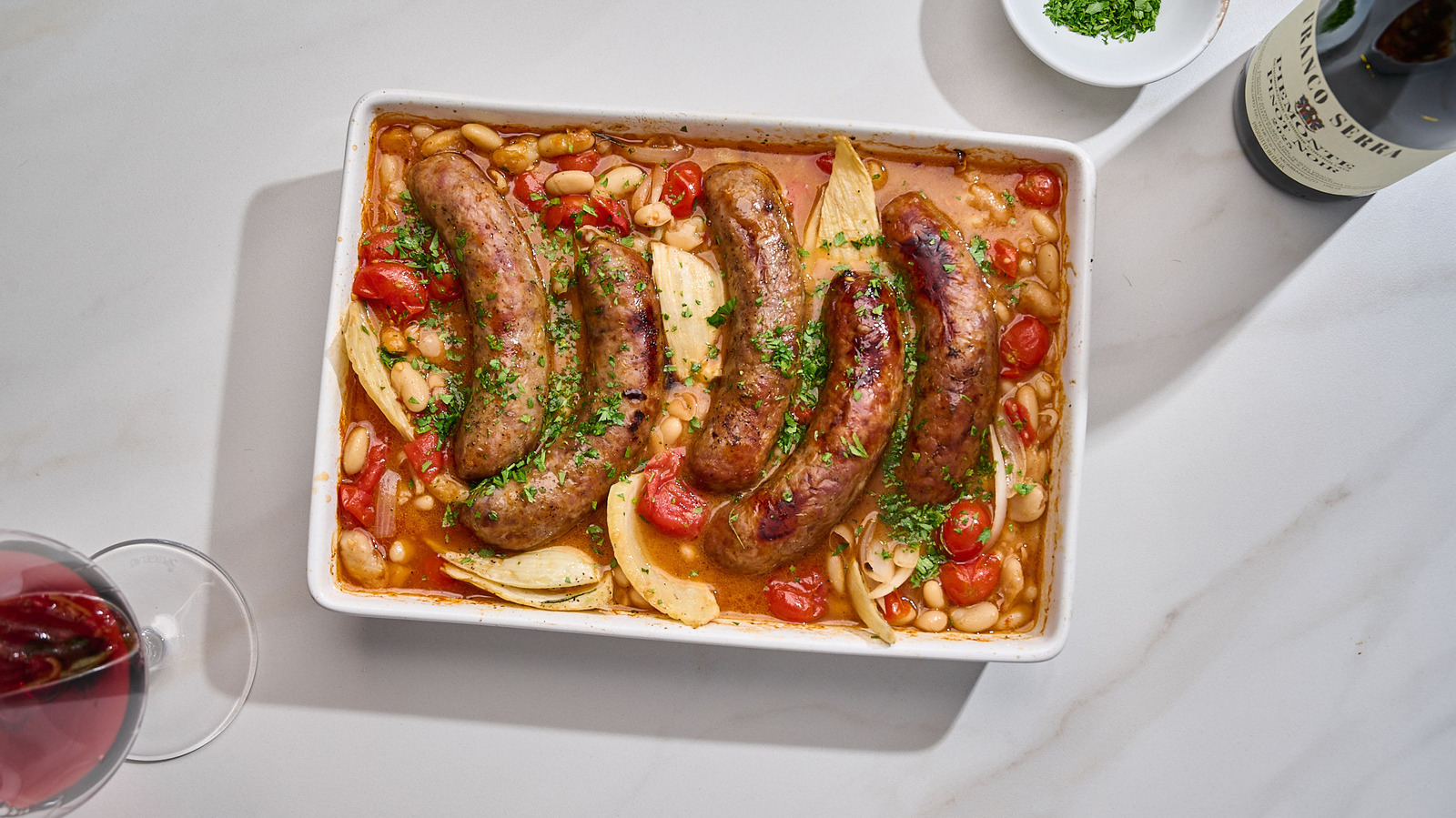 Én-pande italiensk pølse og cannellini-bønner middagsopskrift
