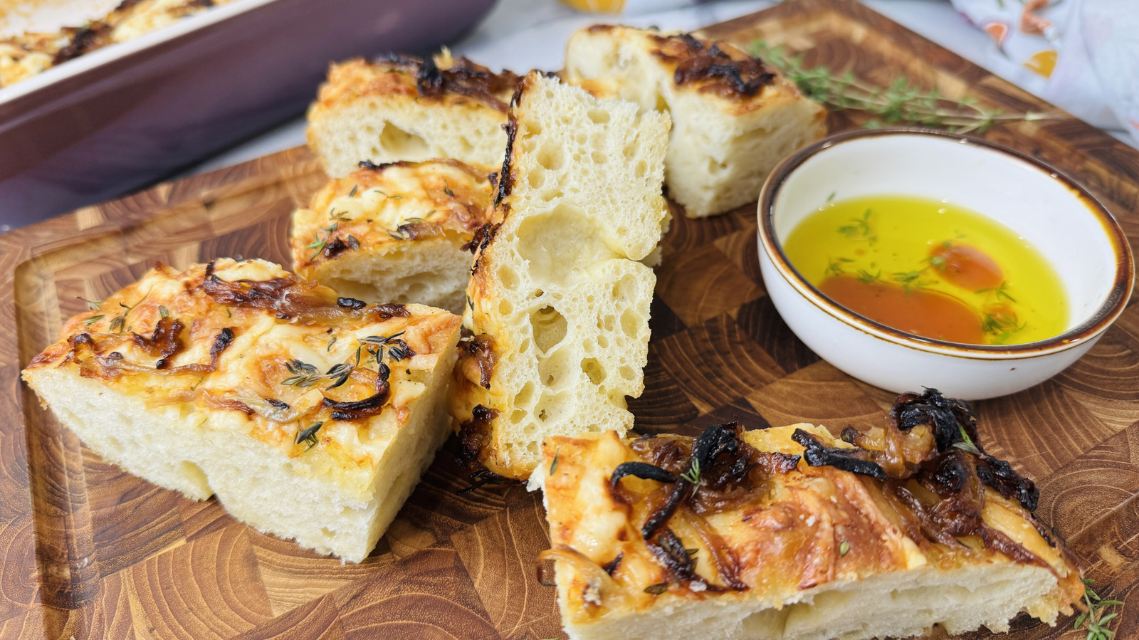 Karamelliserede løg focaccia-opskrift