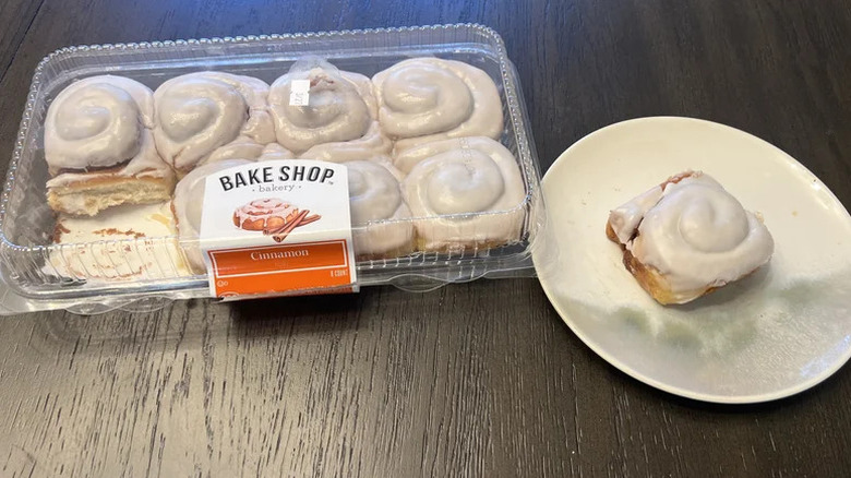 Aldi Bake Shop Bakery Cinnamon Rolls on white plate