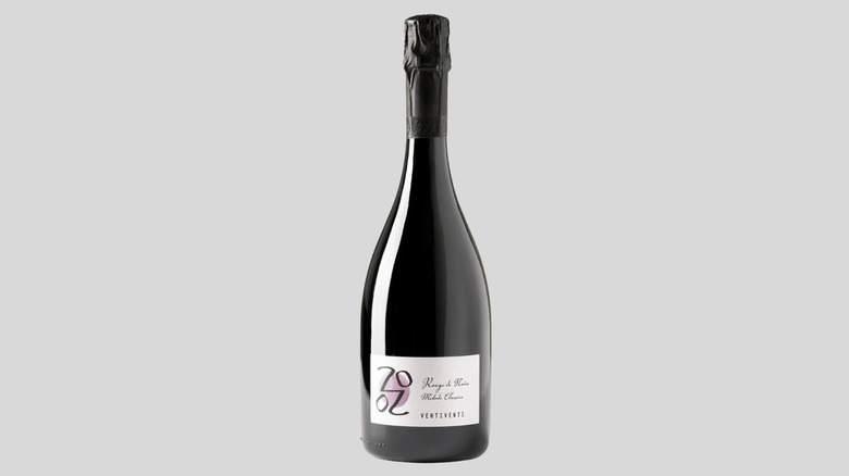 a bottle of VentiVenti Rouge de Noirs 2021