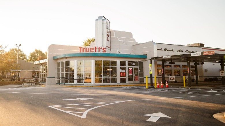 Truett's Grill exterior on a sunny day